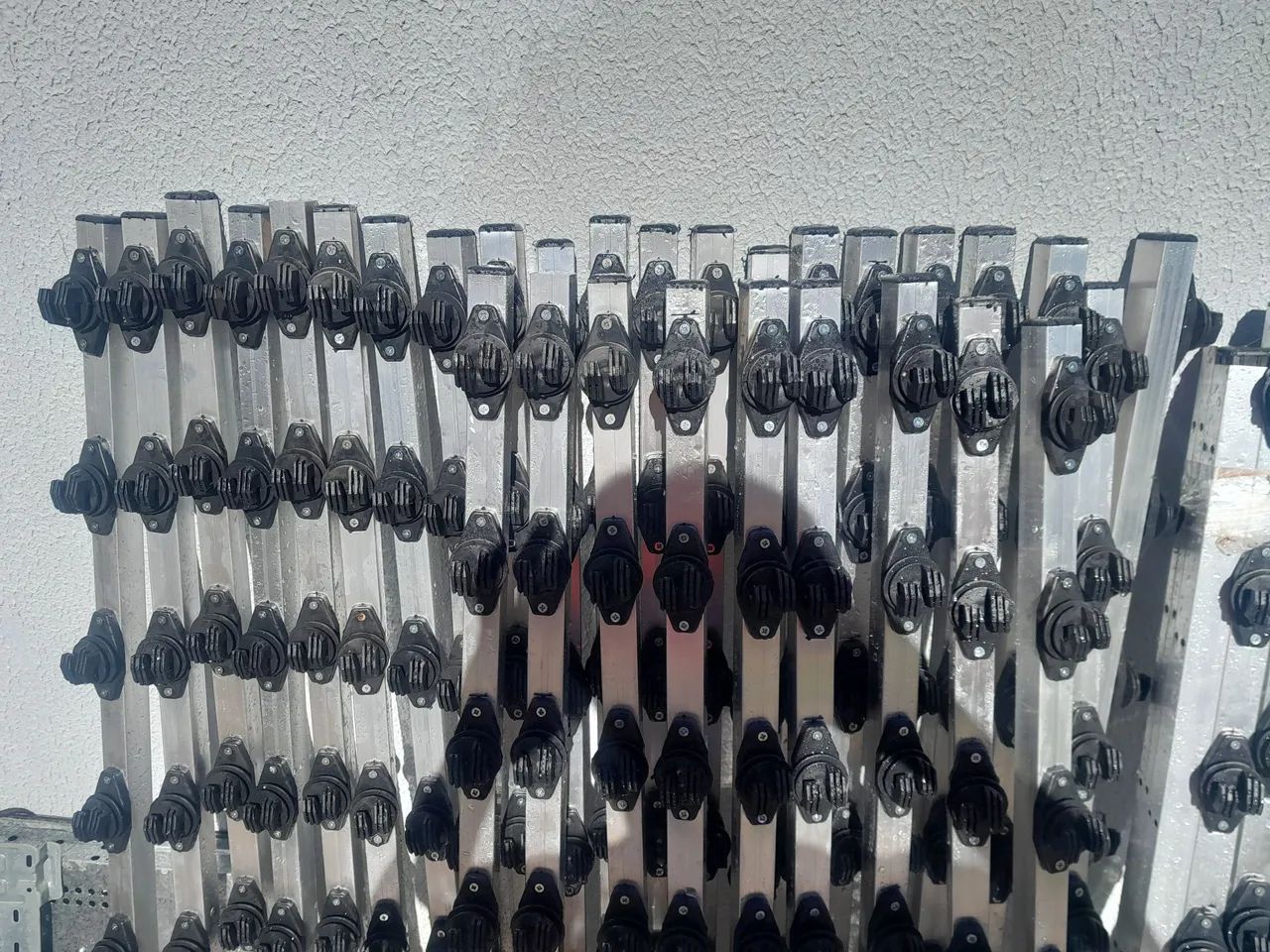 Big haste 28x28 1,20m 6 isoladores + Bobina de 500m de cabo de aço para cerca elétrica. - Foto 5