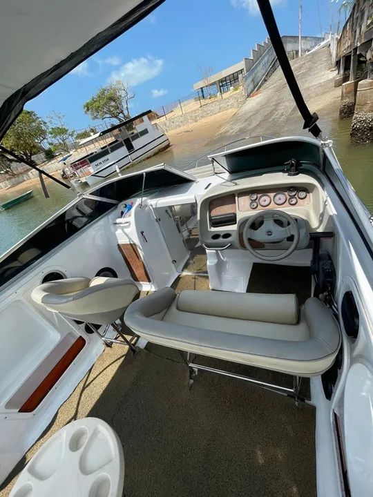 Lancha 22 pés, cabinada 28mil  1 cota a lancha possui 4 cotas - Foto 5