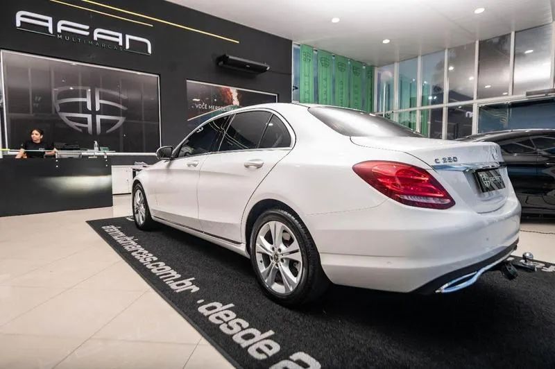 MERCEDES-BENZ C180 AVANTGARDE 1.6T 156CV AUT./2018 - Foto 4
