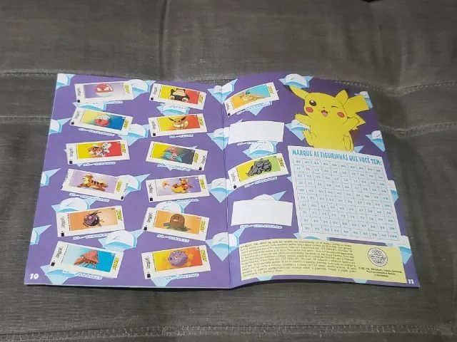 kit Pokémon - raridades / Promo card + pôster original + fita vhs + album de figurinhas - Foto 3