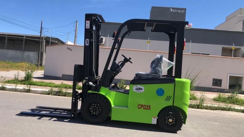 Empilhadeira BX nova