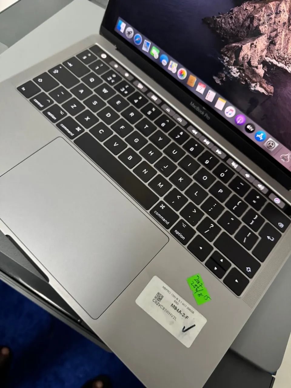 ブランド品専門の touchbar A1706 pro macbook 2017 - Jardim - Notebooks MacBook本体