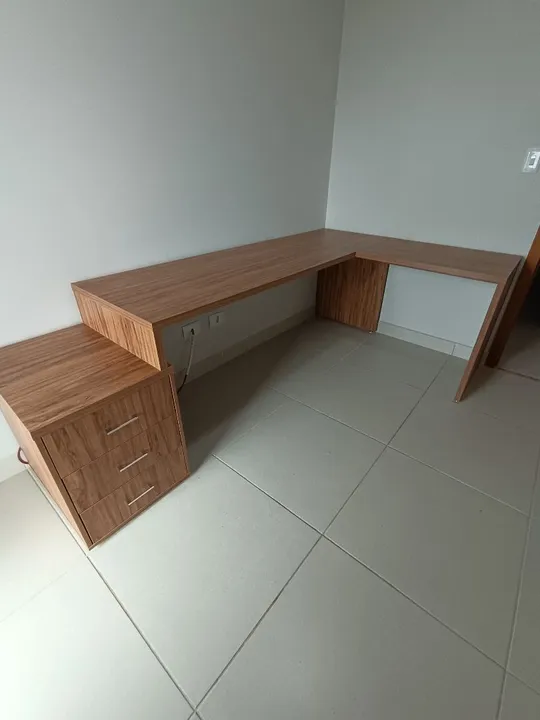 Escrivaninha de Canto em MDF Nova 30MM 2.35m X 1.50m X 60cm X 75cm Alt