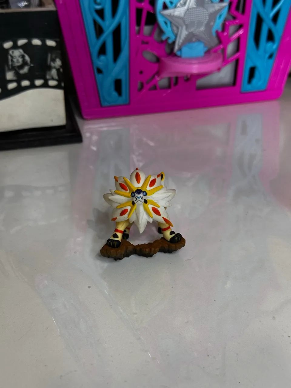 Pokémon Lendário Solgaleo - Foto 3