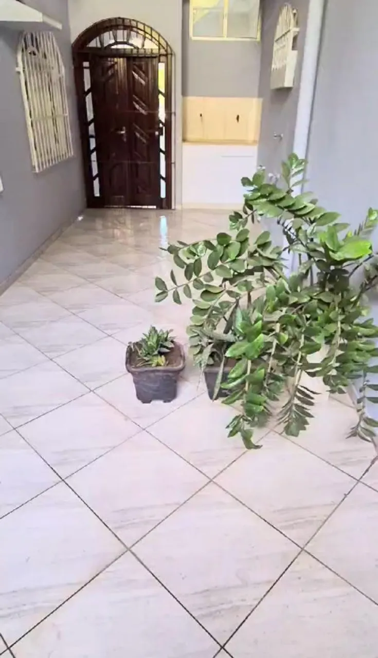Aluga-se casa de 2quartos (rua principal de frente para rua) em Bela Aurora Cariacica-ES