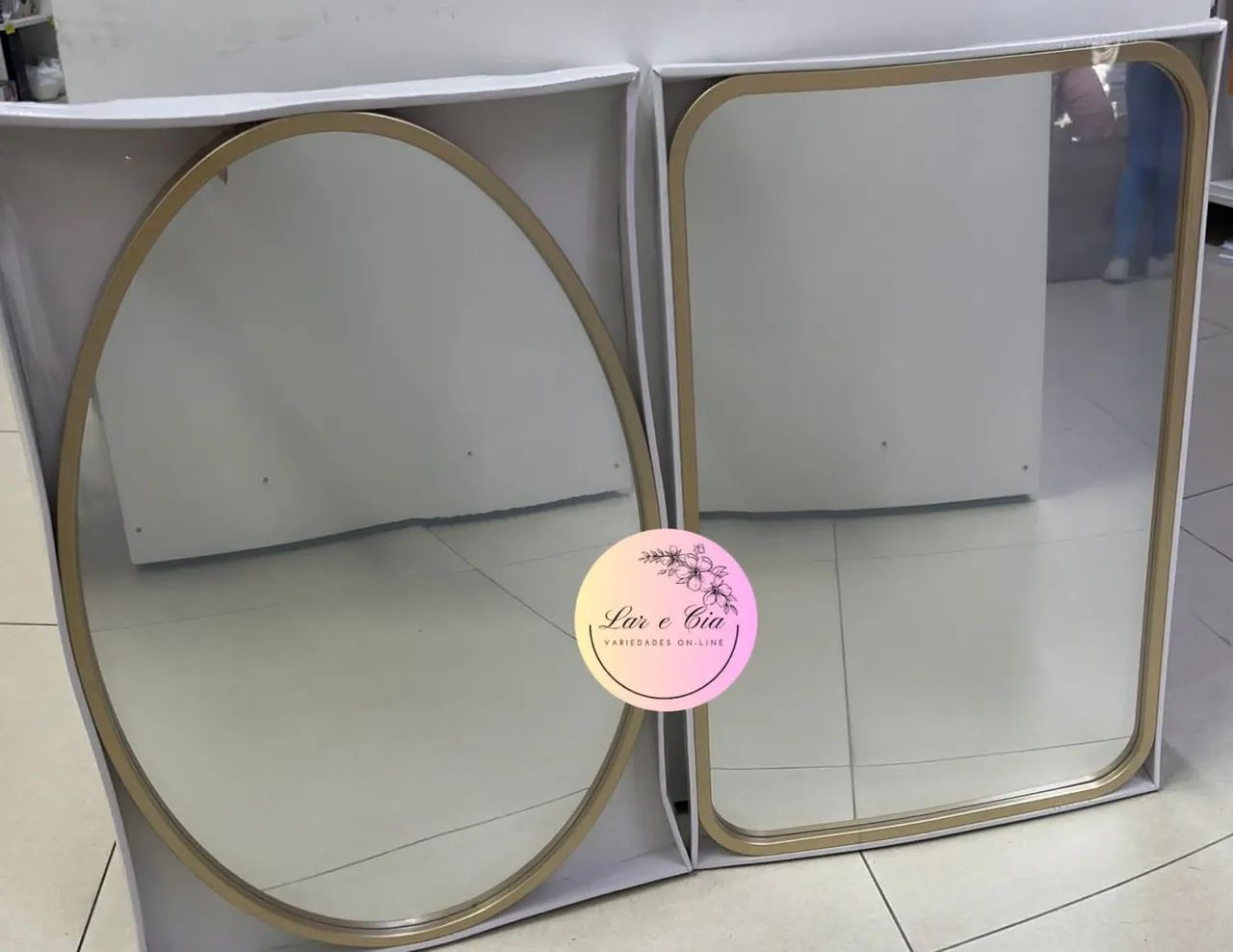 Espelho Decorativo com Moldura Dourada - Foto 3