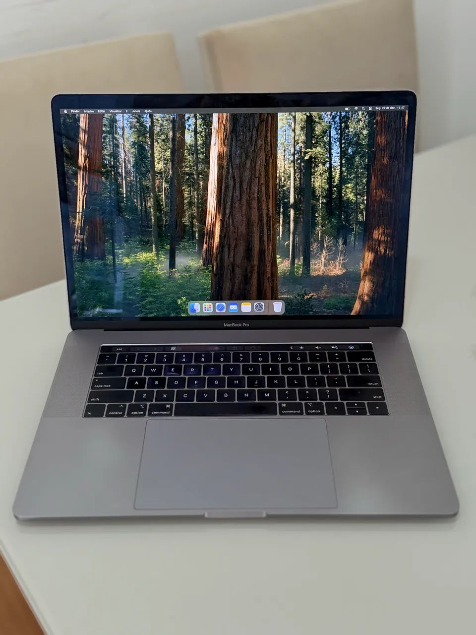 MacBook Pro Touch Bar 2019 i9/32GB/512GB - Notebooks - Centro