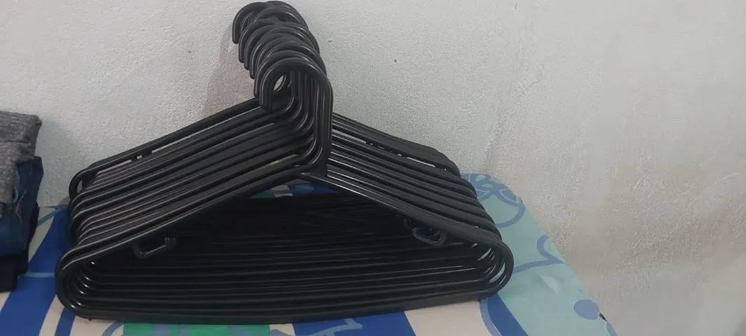 Kit com 50 Cabides Reforçados