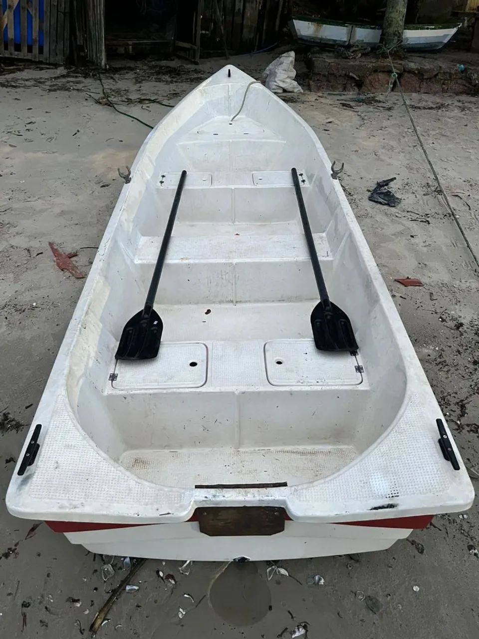 Barco de fibra com motor Johnson de 15hp 