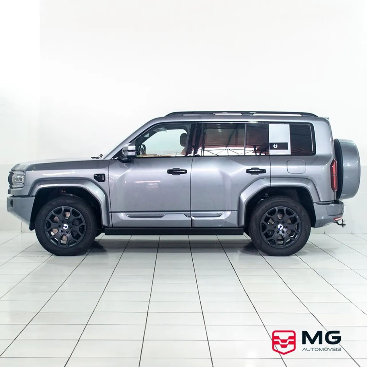 Denza B5 4WD, foto 3 de 18