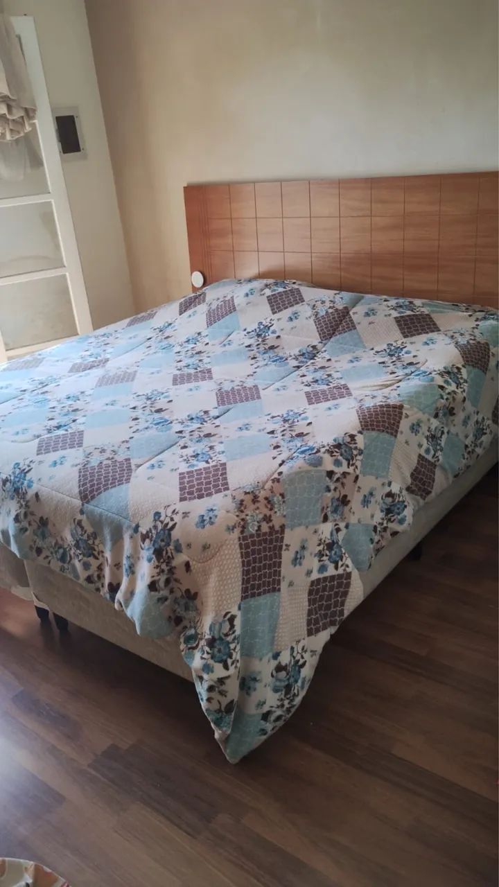 CAMA KING COM CABECEIRA