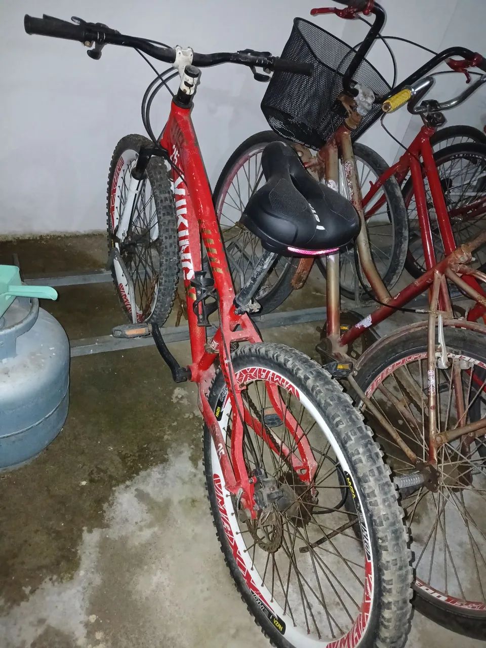 Venda de uma Bicicleta Vikingx, usada. 