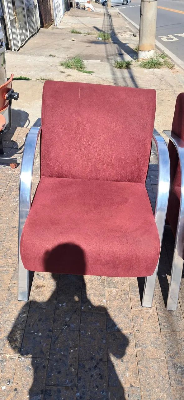 2 poltronas Vênus, cor vermelho vinho. Ótimo estado de conservação. - Foto 4