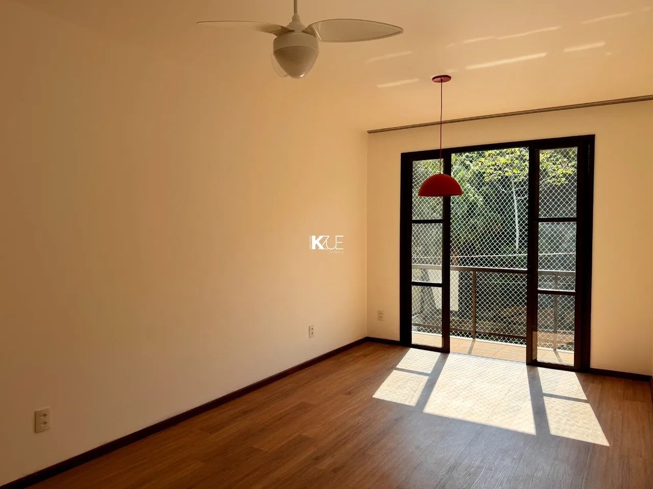 Apartamento 03 dormitórios e 02 vagas de garagem, para alugar em Coqueiros, Florianópolis  - Foto 2