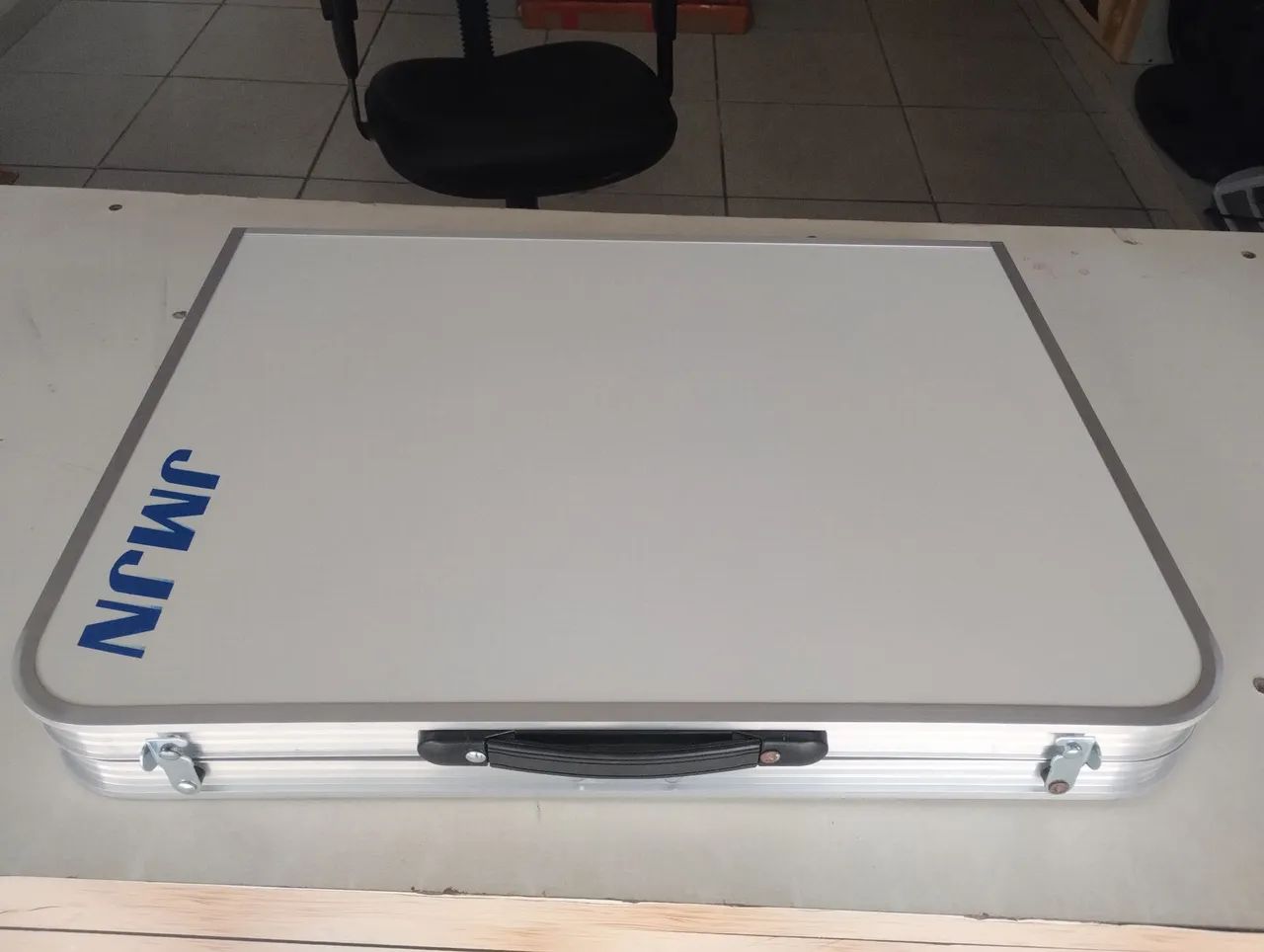 Mesa portátil Nova na caixa  - Foto 2