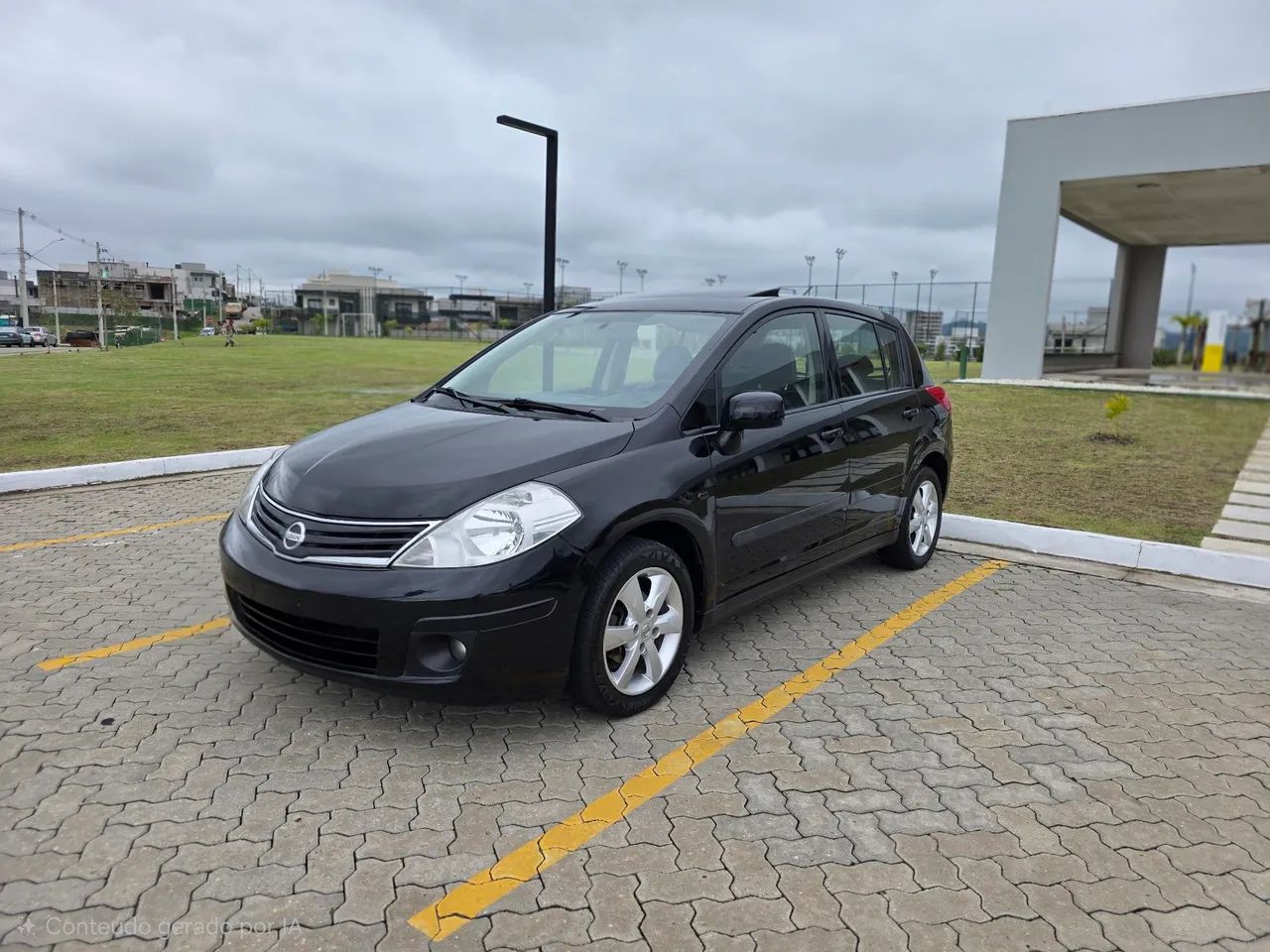 Nissan Tiida SL 1.8 AT 2010