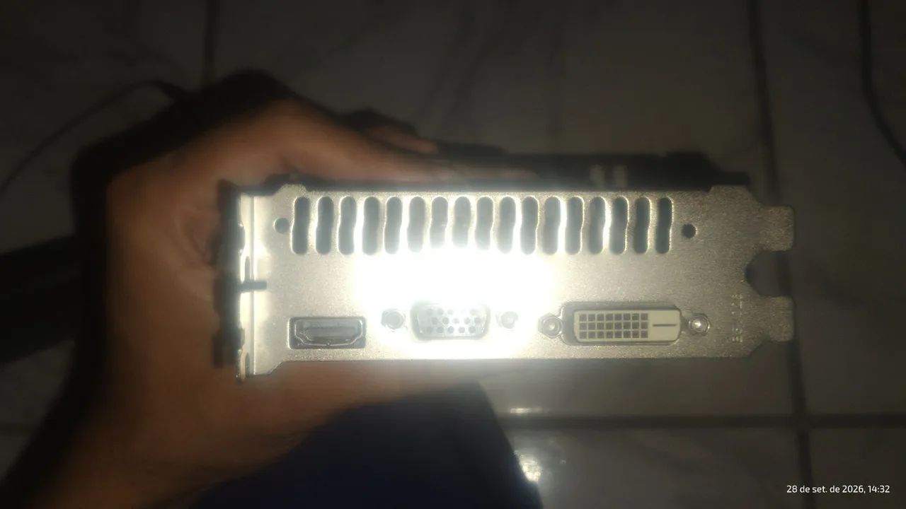 PLACA DE VÍDEO R7 350 4G DDR5 - Foto 3