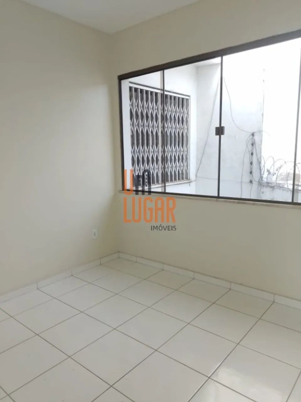Belíssima Casa de 2 Pavimentos com 8 Quartos para Venda e Aluguel ao Lado da Praça Brasil, - Foto 6