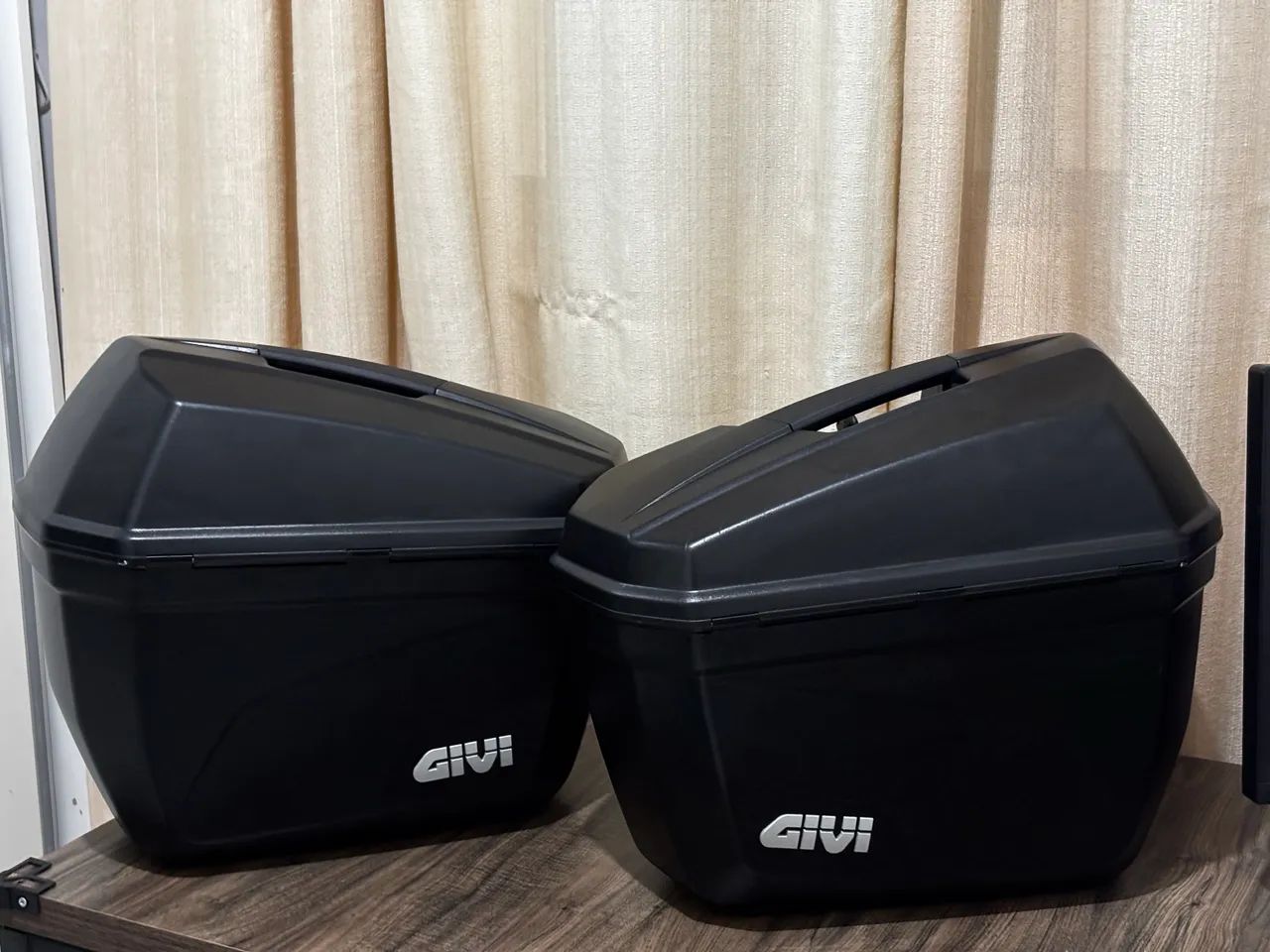 Baú lateral GIVI E22 