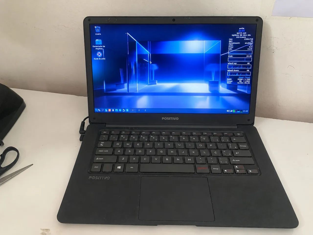 Notebook Positivo Motion Gray Q232A 14" - 2GB RAM / 32GB - Linux antiX