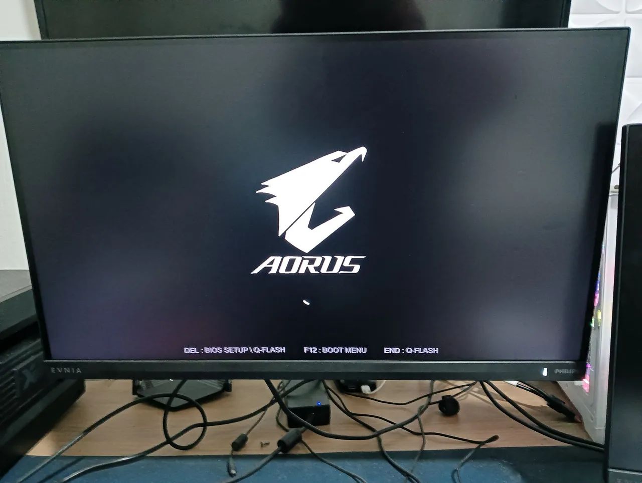 Monitor Philips EVNIA 27 pol 180hz 0.5 ms g-sync  - Foto 2
