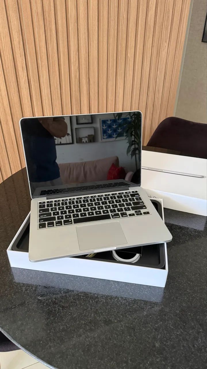 MACBOOK PRO