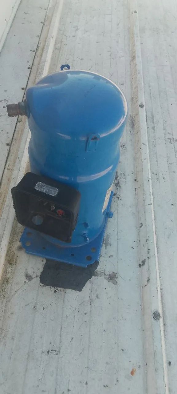 Vendo um compressor grande com defeito  - Foto 2