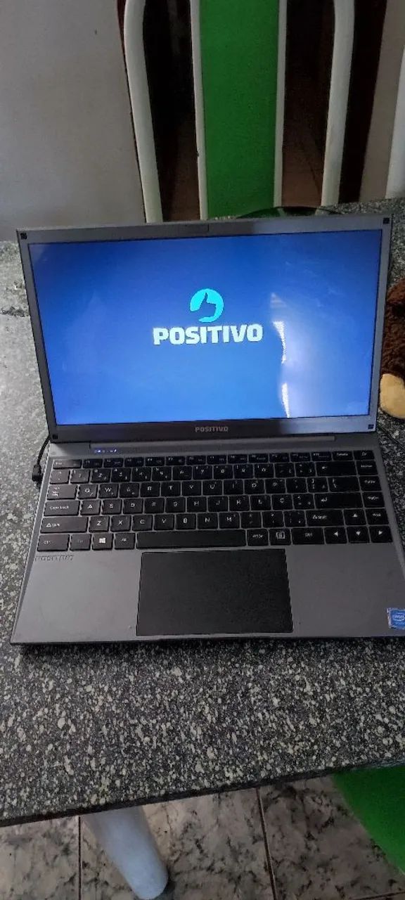 Caixa com eletrônicos, 3 notebooks, 3 HD e um gabinete completo. - Foto 2