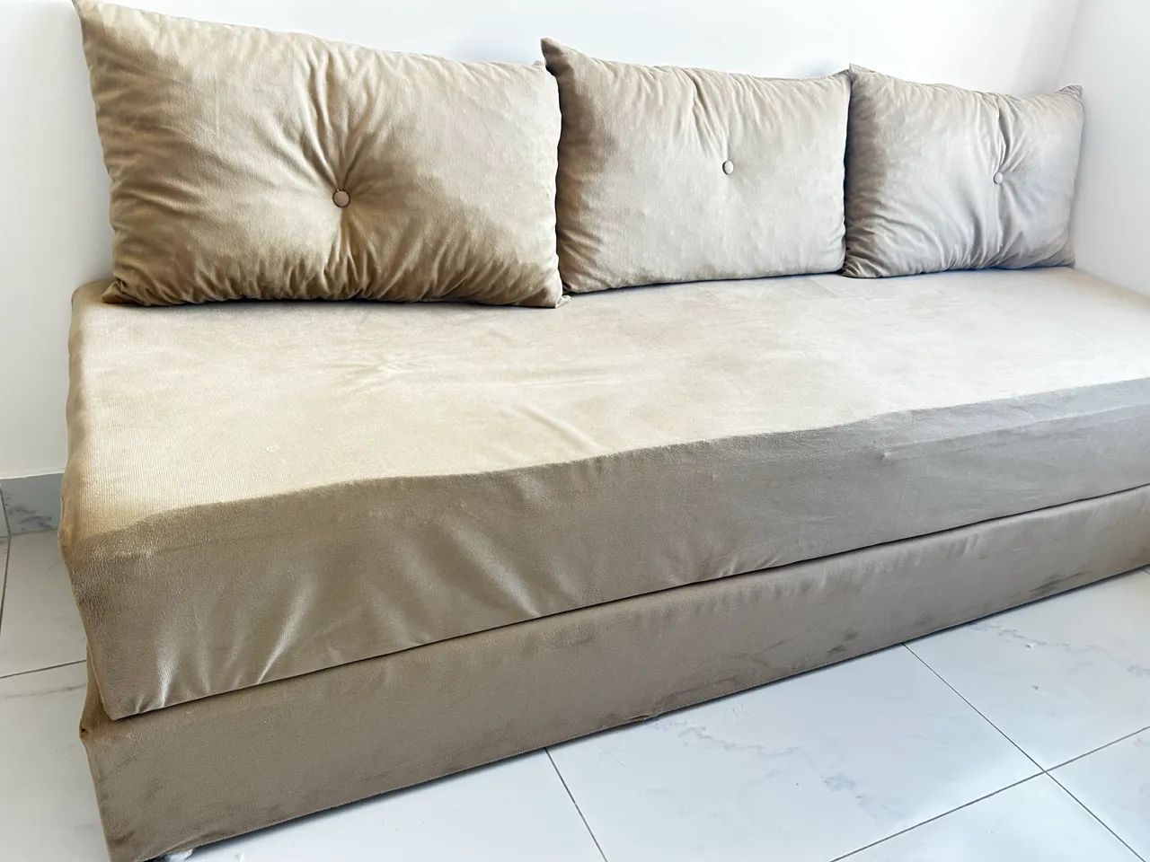 Sofá cama bege - Foto 2