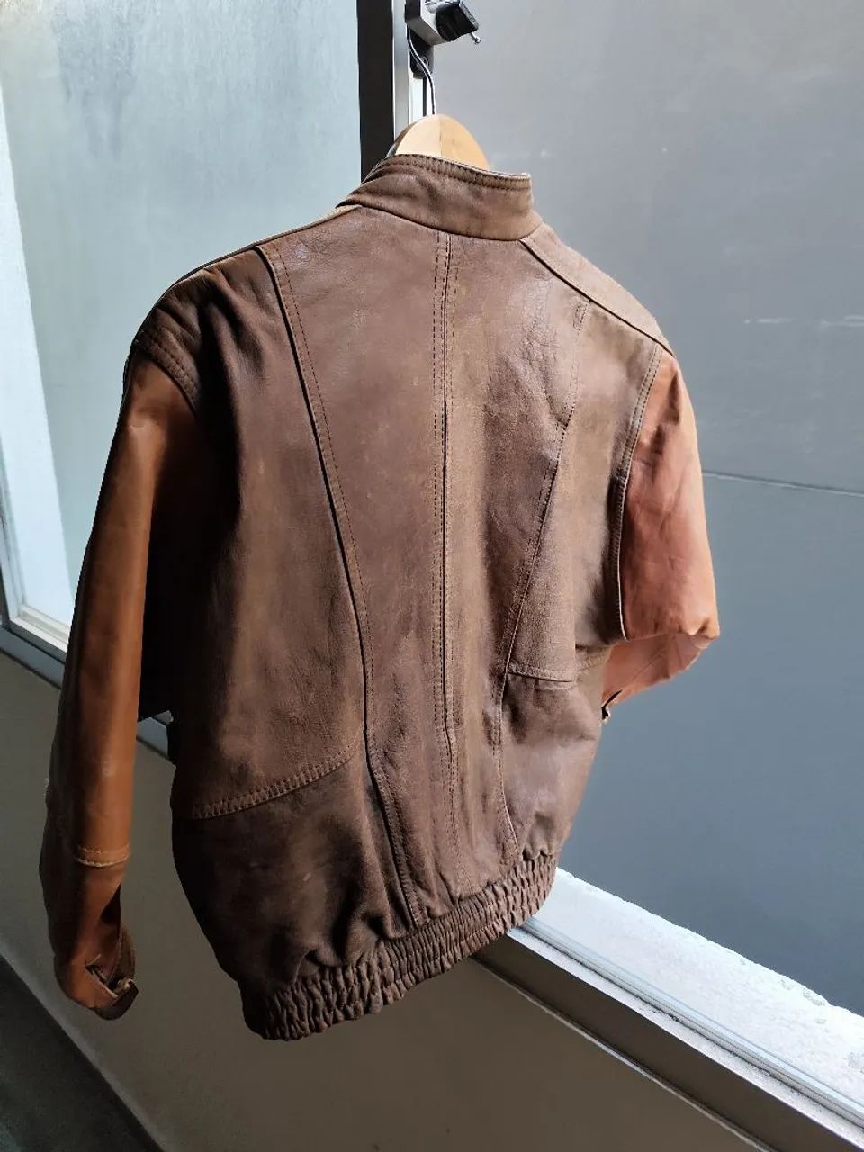 Vendo jaqueta de couro  - Foto 2