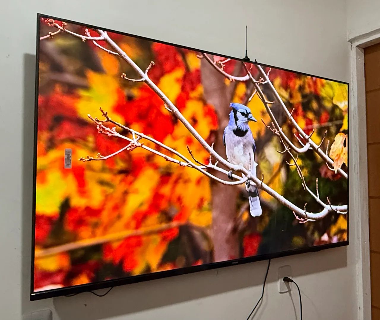 Tv 65 Philips 4k Android com tela infinita  - Foto 2