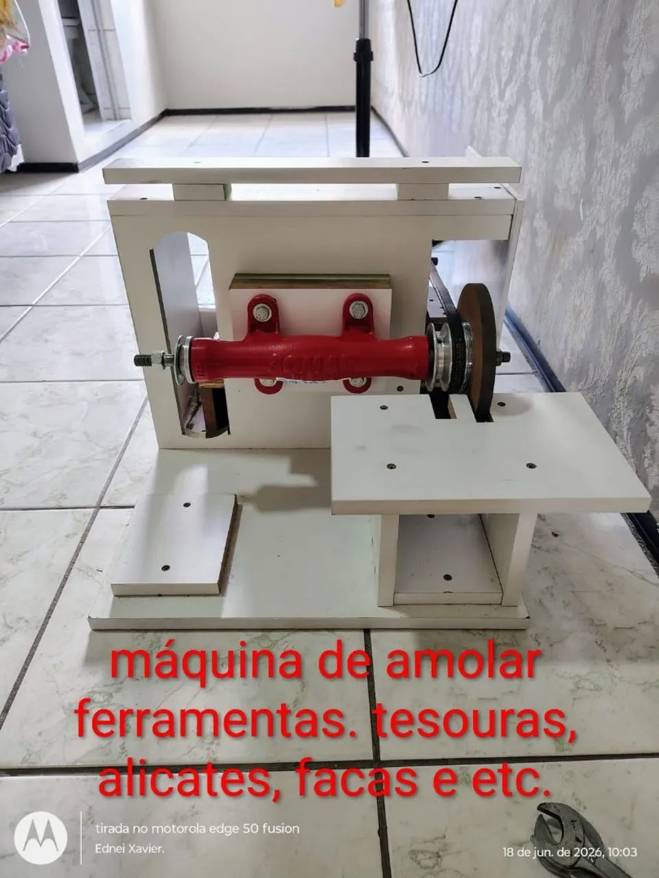 Máquina de amolar ferramentas 