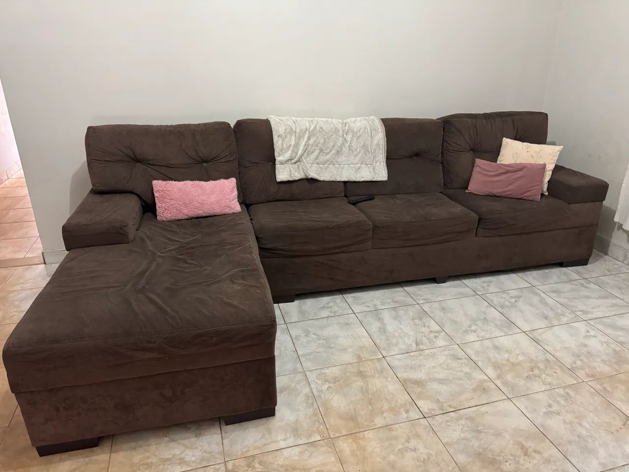 Sofá grande em L 