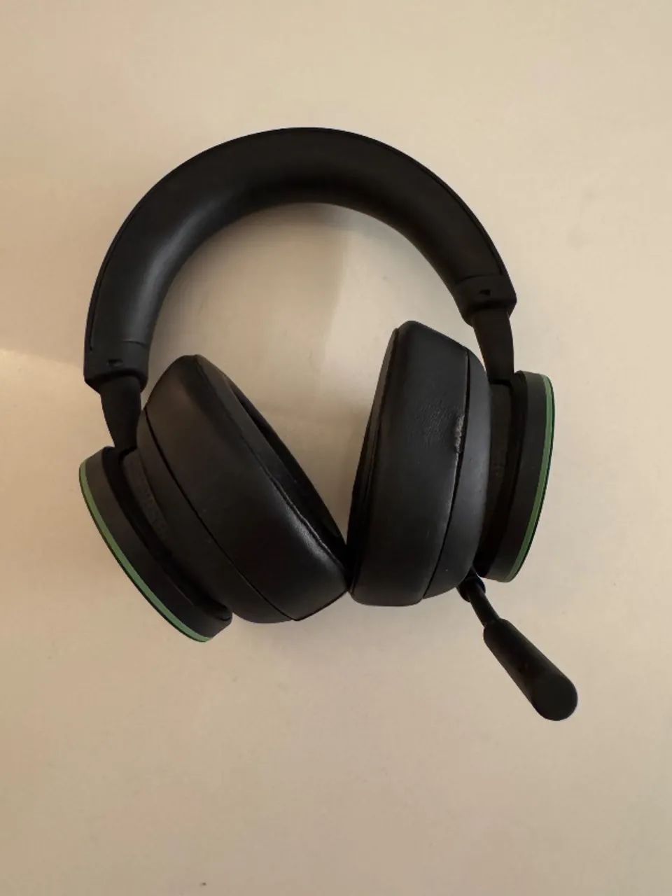 Xbox Wireless Headset by Microsoft with Bluetooth and 20-Hour Spatial Audio451035536242124800