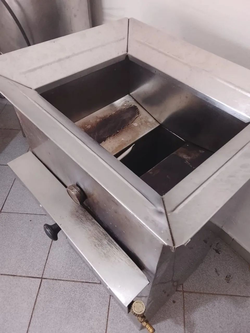 Fritadeira a gás água e óleo  - Foto 2