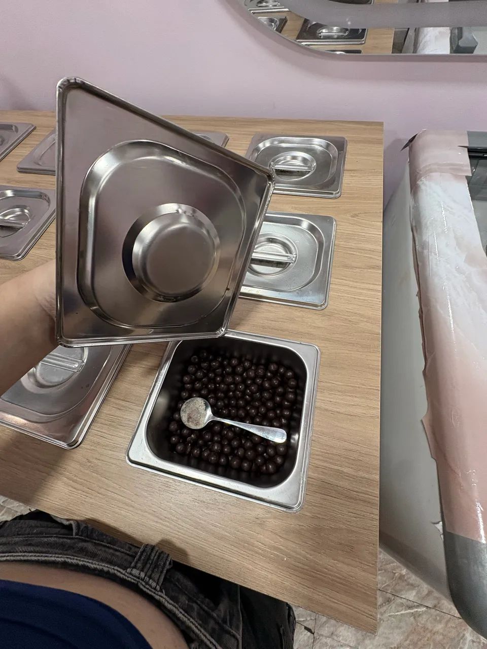 Expositor com bacias inox e lugares para guardar . - Foto 3