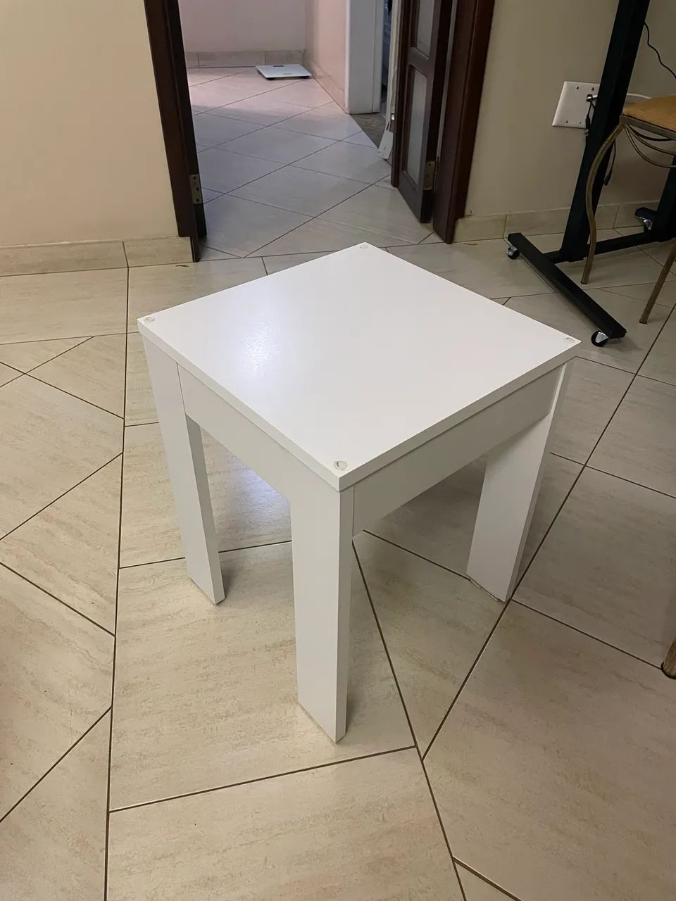Mesinha de MDF Branca Tok&Stok 