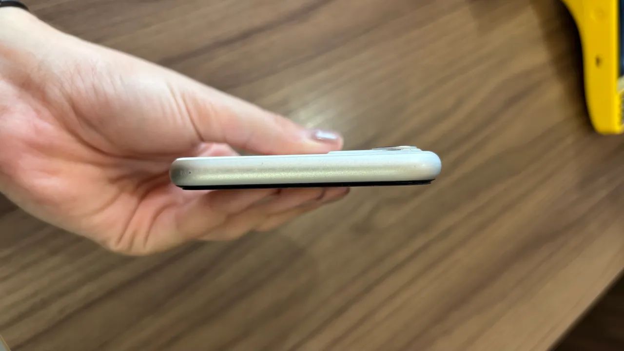 IPhone 11 64gb branco  - Foto 4