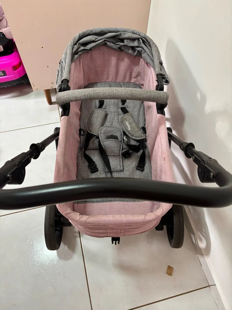 Carrinho de bebê rosa - Foto 4