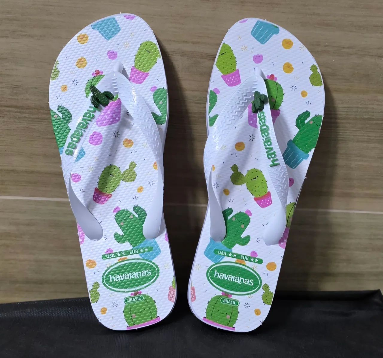 Chinelo cactos, 39/40, com pingente - Foto 2