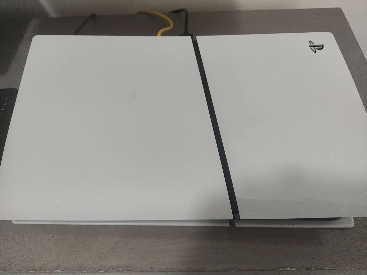 Vendo ps5 slim de 1 terá por  3300