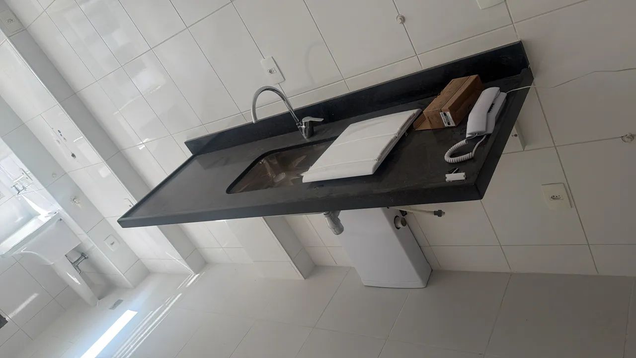 Bancada granito preto São Gabriel 1,90m X 0,60m com Cuba e torneira