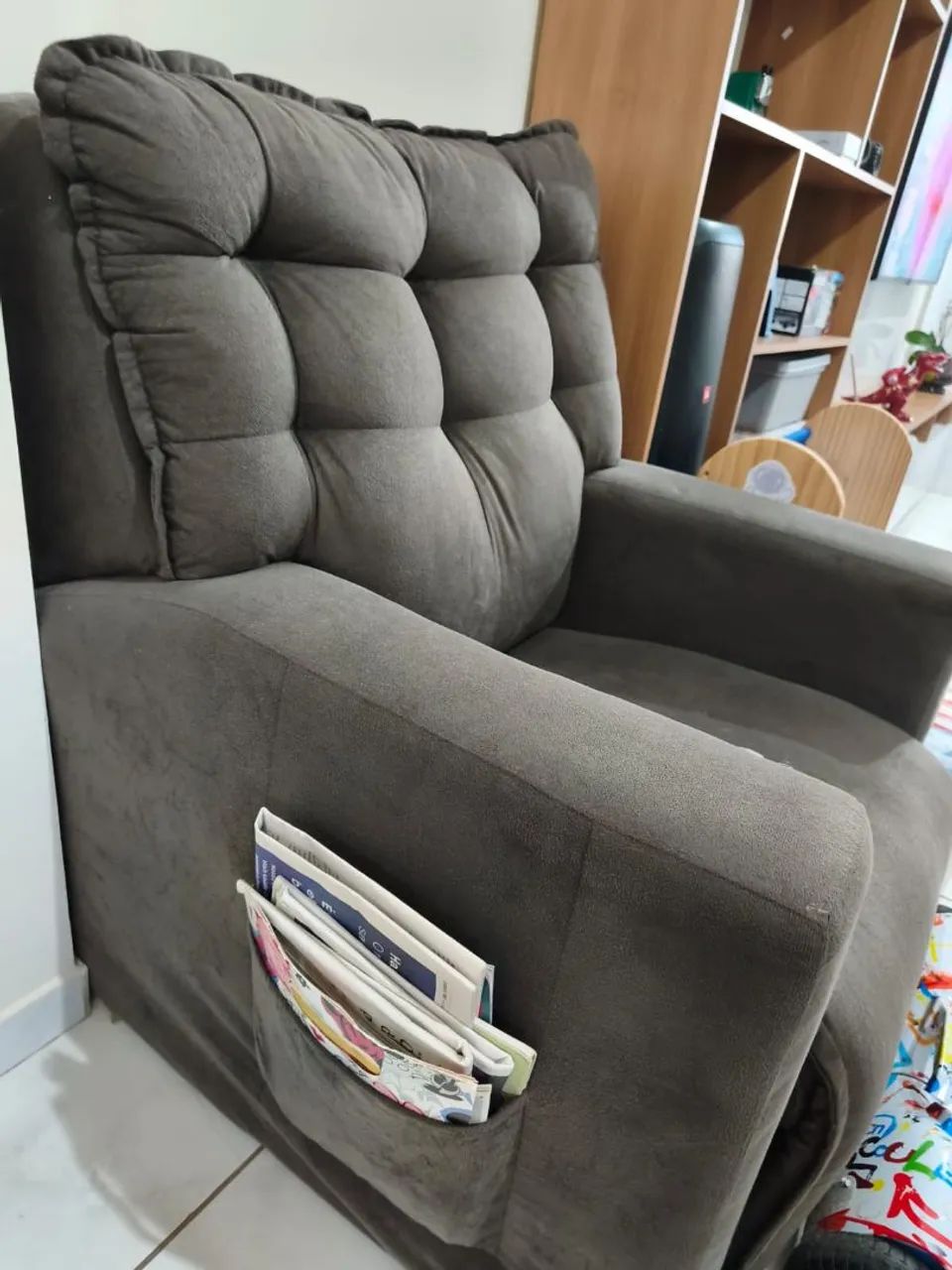 Poltrona Reclinável Marrom Suede - Muito Confortável - Foto 3