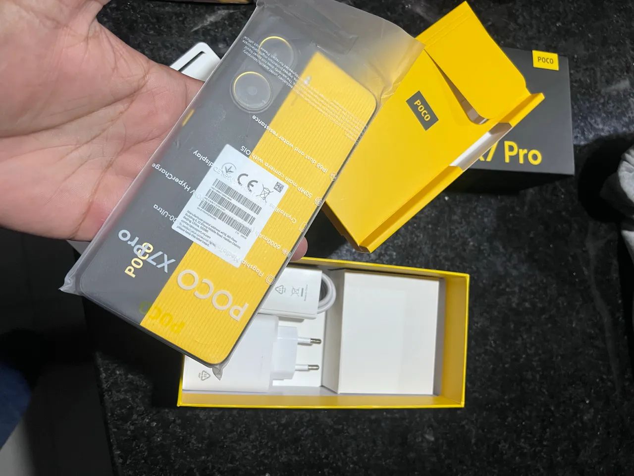 Poco X7 pro 256/8 preto e amarelo - Foto 2