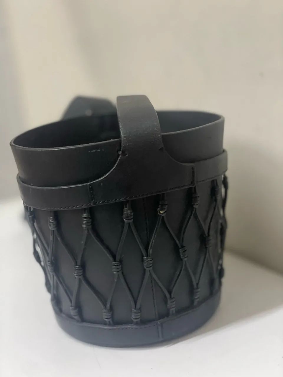 Bolsa Schutz tipo bucket bag - Foto 5