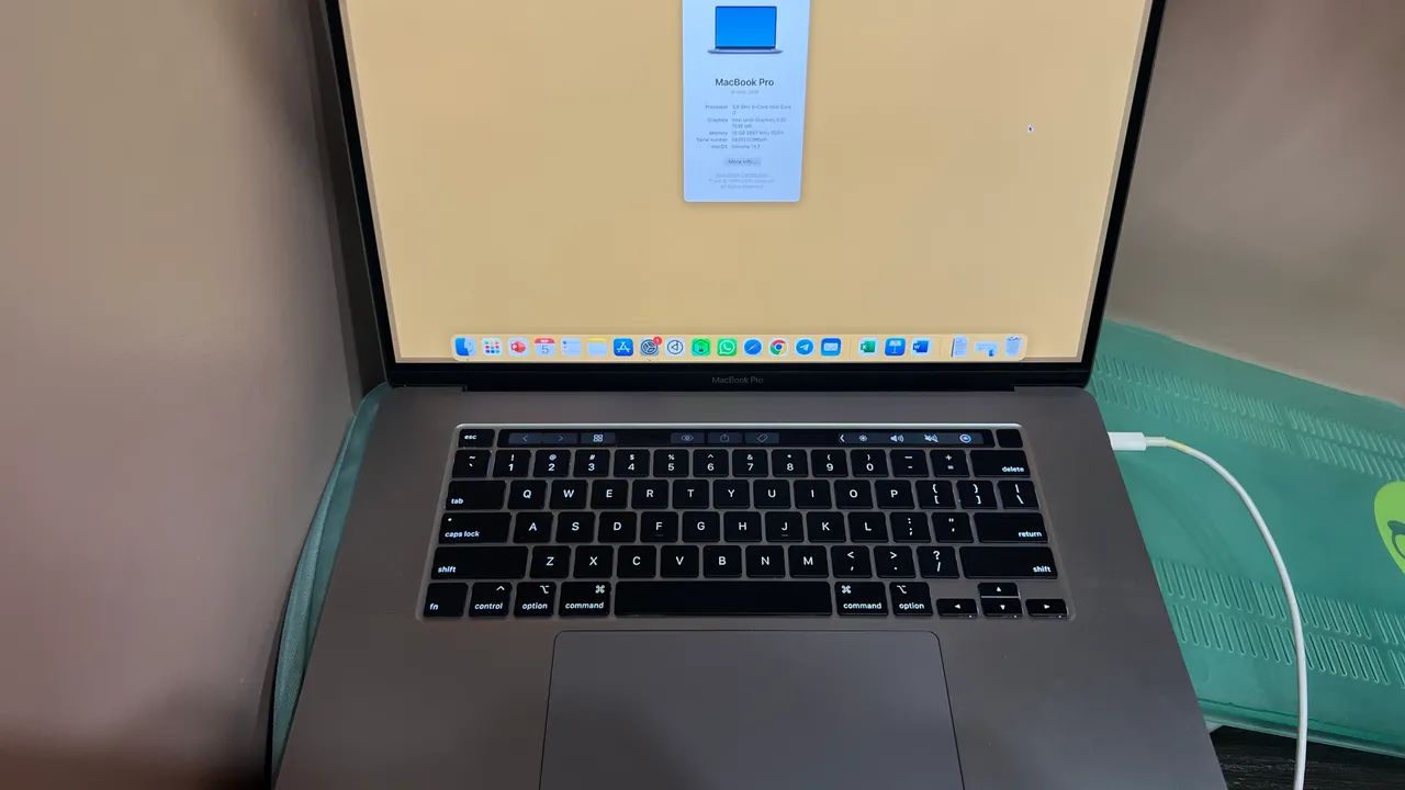 MacBook Pro 16 / 512SSD / 16Gb memória / i7 / 19