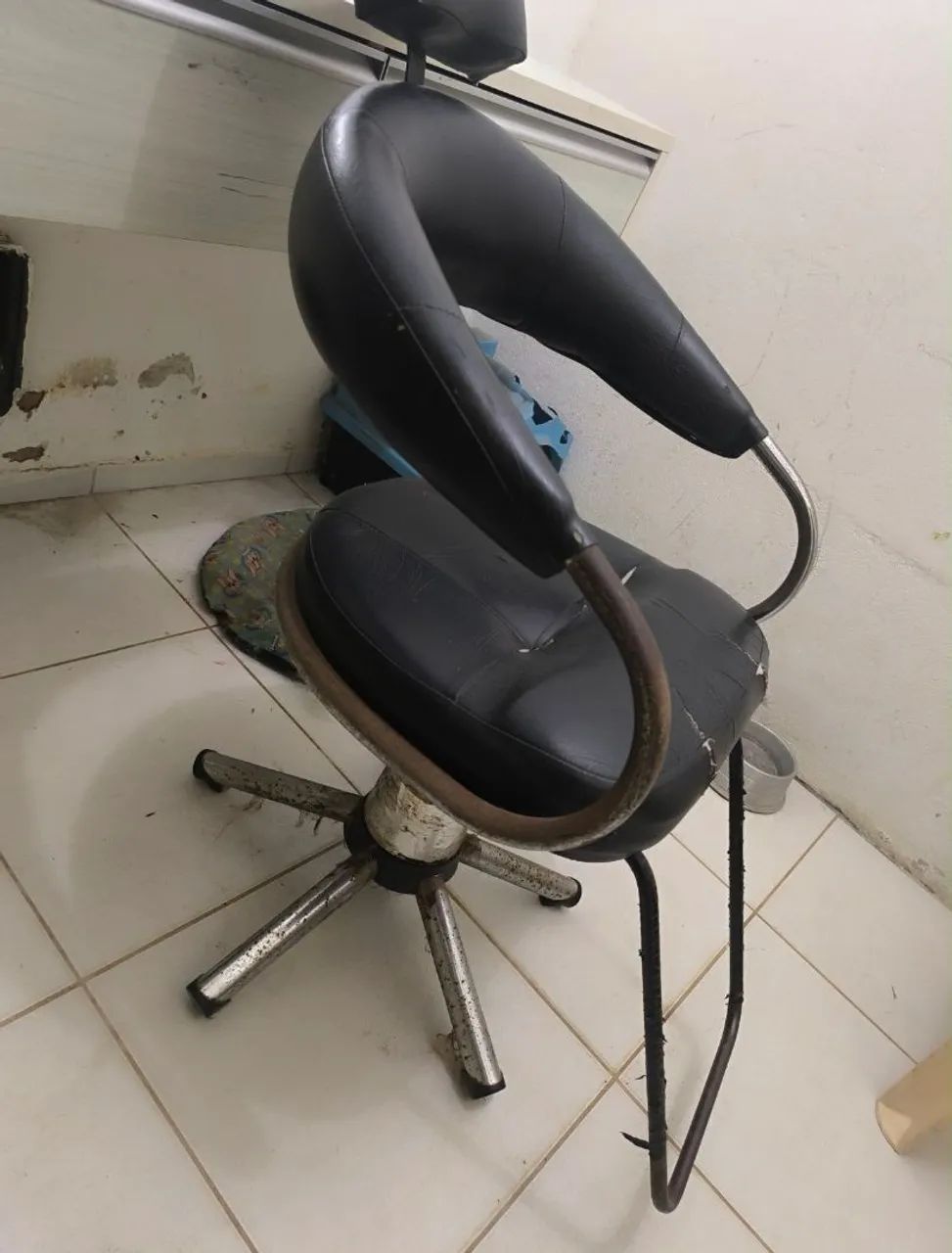 Cadeira para salão de beleza. - Foto 2