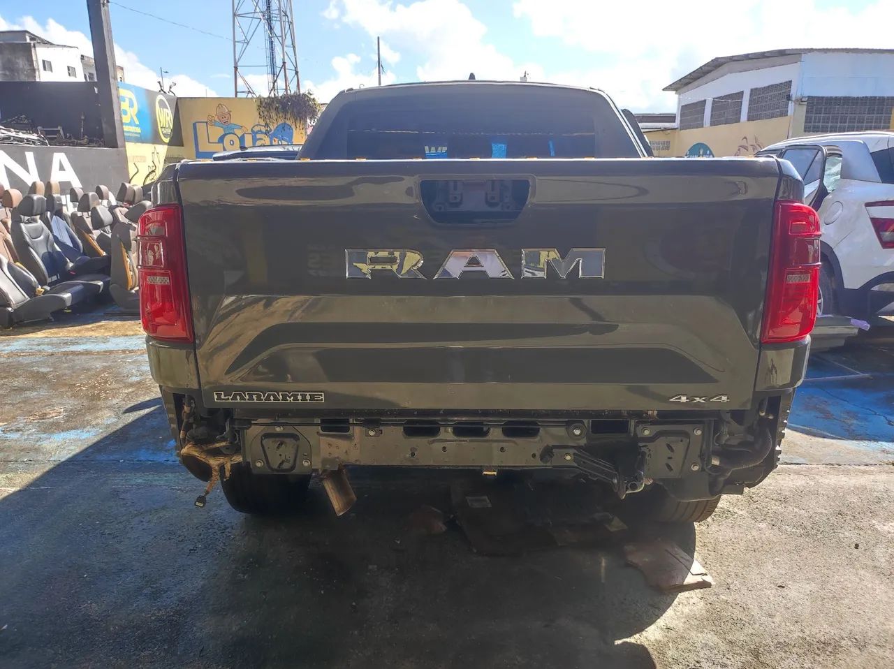 TAMPA DE MALA RAM RAMPAGE LARAMIE - Peças para carros, vans e