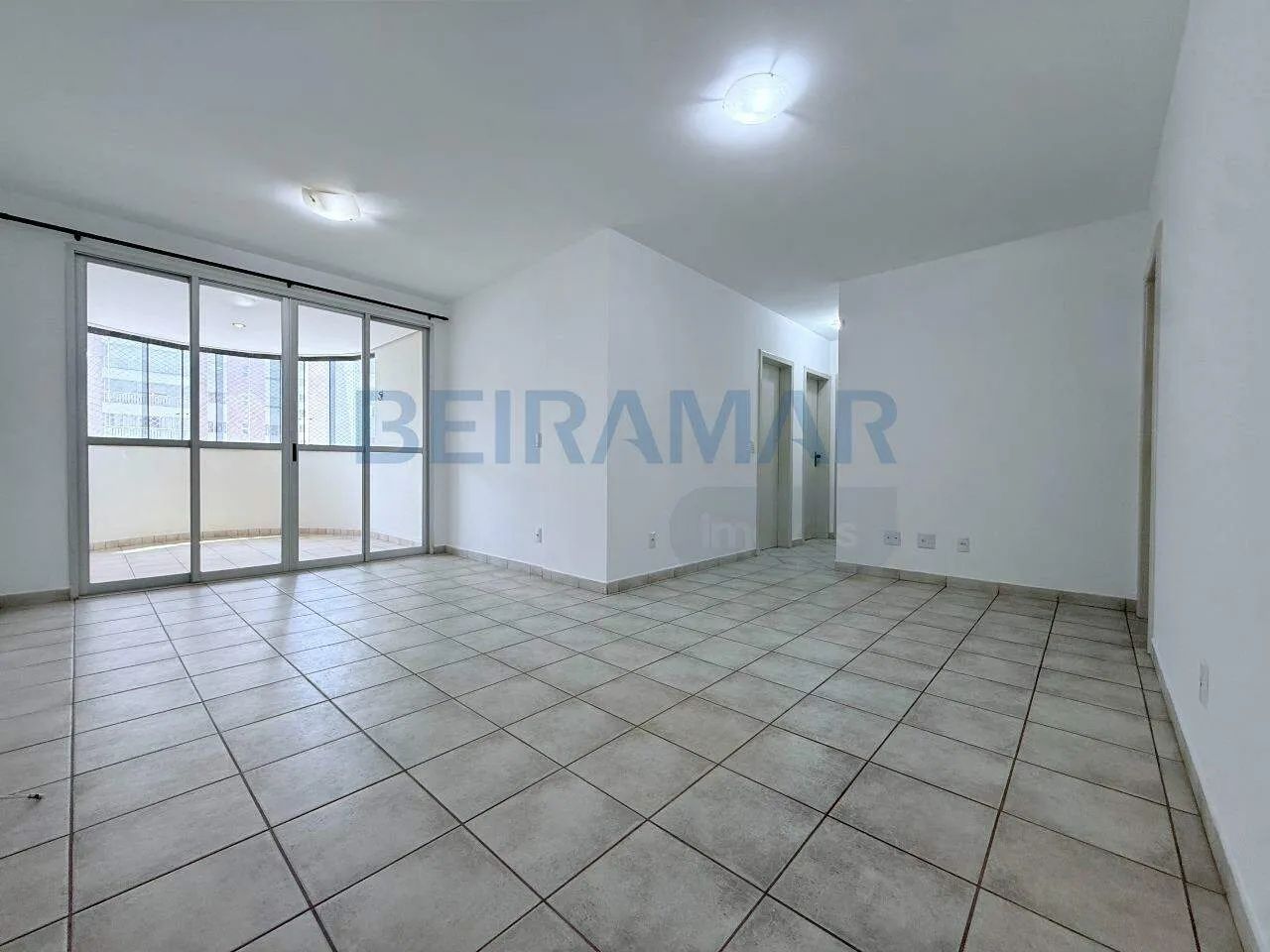 Apartamento de 2 Quartos com Vaga de Garagem para Alugar no Edifício Cooperbrapa I - Águas