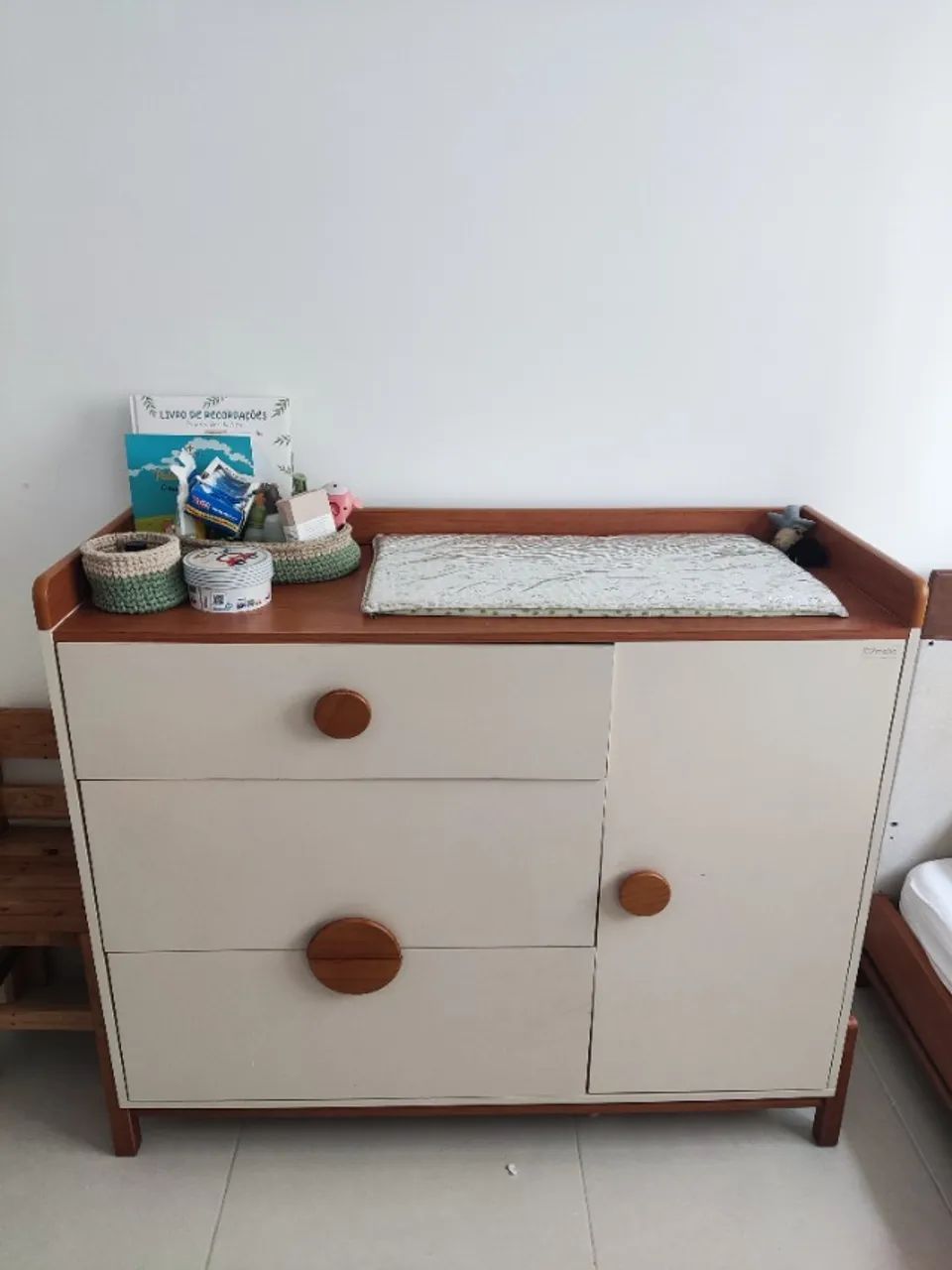 Cômoda infantil com trocador SATHLER